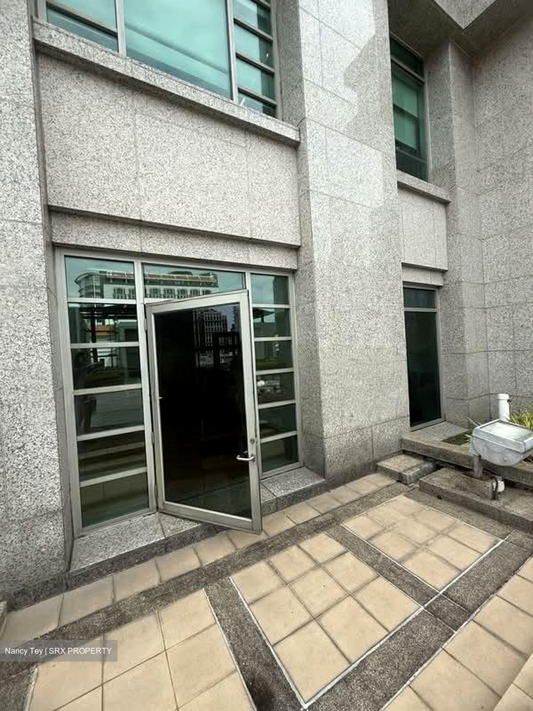 Bugis Junction (D7), Office #572117181